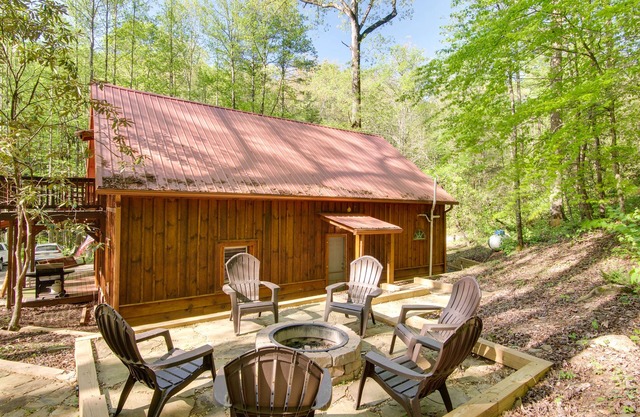 Mountain-View Appalachian Escape: Bike Trails!