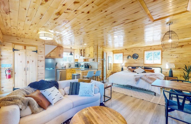 Mountain-View Cabin with Arkansas River Access - Firepit, Dog-Friendly