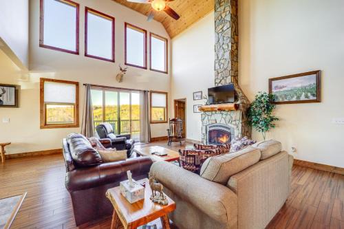 Mountain-View Deck Group Getaway in Fleetwood