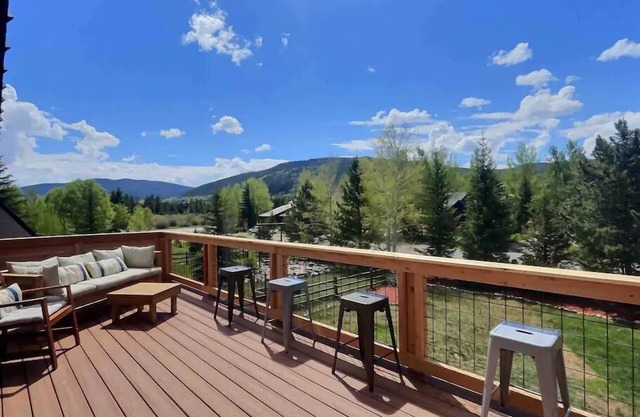 ⛷️Mountain View Home🌲4 Seasons Room☀️Rooftop Deck♨️Hot Tub🤑$0 Cleaning Fees