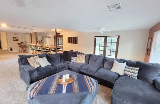 Mountain Views & Hot Tub! 3BR House in Kernville