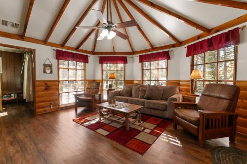 Mountain Xscape - Hot Tub, Fireplace, Deck, Barbeque