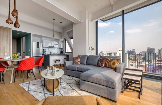 Mr. W | Panoramic City View | 2Br | Gym
