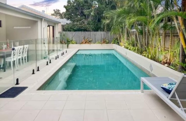 Mudjimba Oceanside Beach Retreat- 40 seconds from the water!