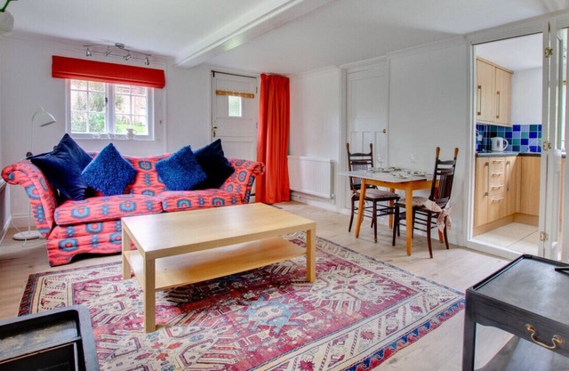 Mulberry End - One Bedroom House, Sleeps 2