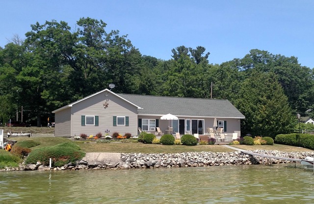 Mullett Lake/ON WATER, private, boat & jetski lifts; AUG & SEP '22 now OPEN!