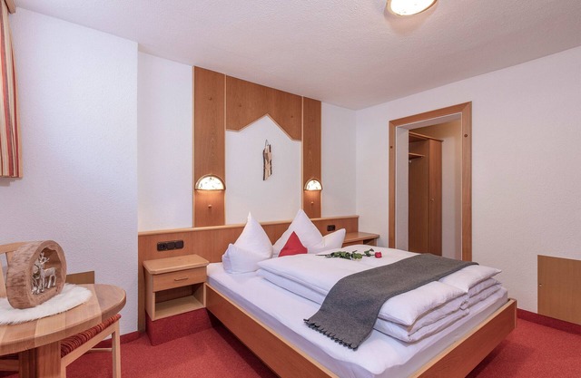 Multi-bed room for 4 guests with 45m² in Sölden (175926)