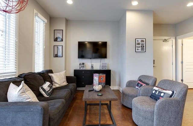 Music Row Nashville King Beds Keyless Entry