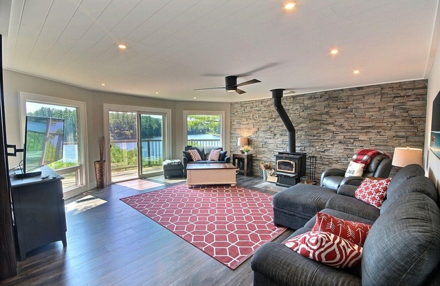 Muskoka Cottage on the Moon River