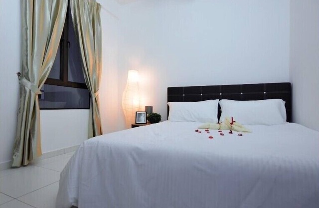 Muslim Cozy Stay 3BR @ The Heights