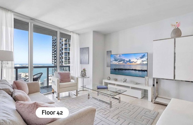 MVR - Ocean & River Views, Boutique Apt, SPA, Pool