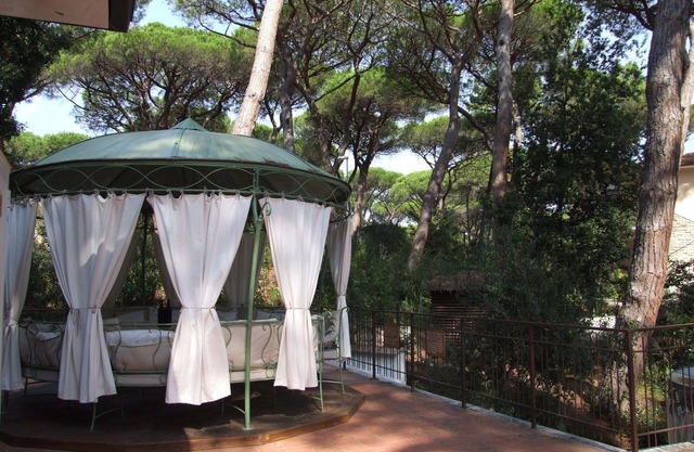 Nice apartment for 8 guests with WIFI, TV, patio and parking