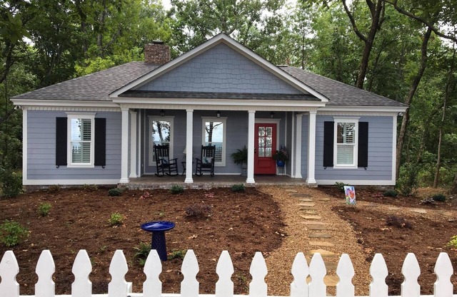 Named No. 1 getaway spot in Alabama by Southern Living! Two master suites! Book!