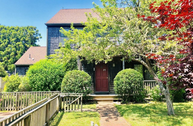 Nantucket home, located in Naushop, ideal for your family vacation.