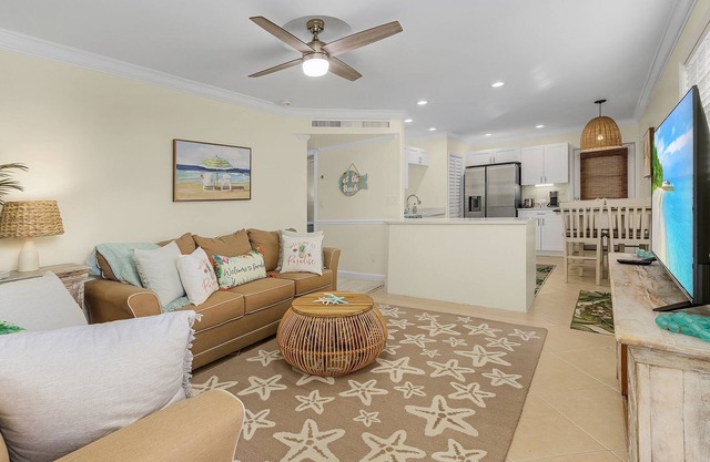Naples Lake Park 2 BDRM Condo,Super-Clean w/Patio