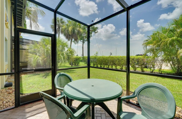 Naples Oasis with Screened Porch and Tennis Court!