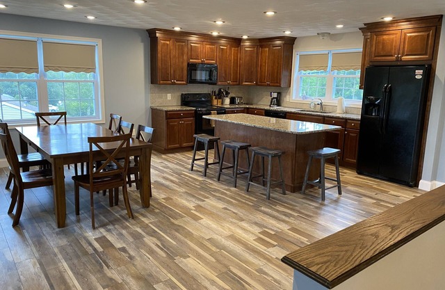 Narragansett 4BR , Quiet Neighborhood, Vacation Rental