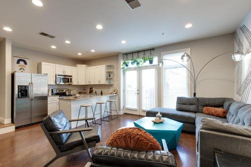 Nashville Condo - Near Music Row- Private Balcony