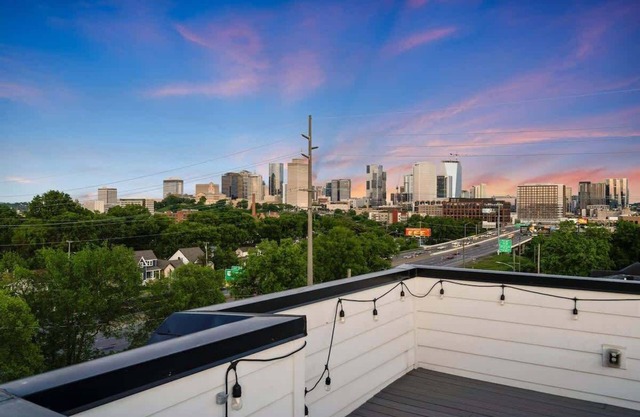 Nashville Haven with Gorgeous Skyline Views