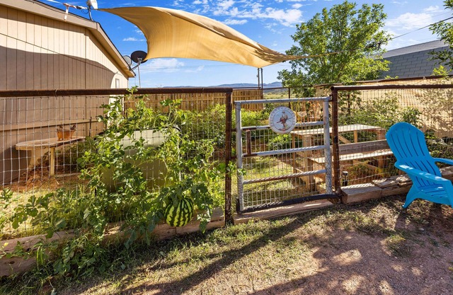 Natural, Spiritual, Horse Ranch, Organic Gardens w/ Energy Healer Nr Sedona!