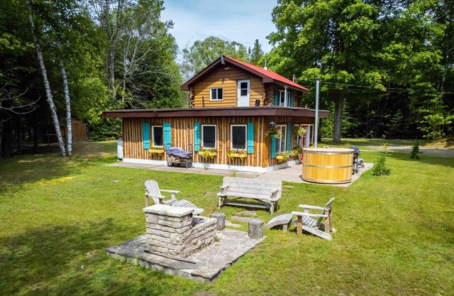 Nature Lovers Retreat log home - L'il Ranch