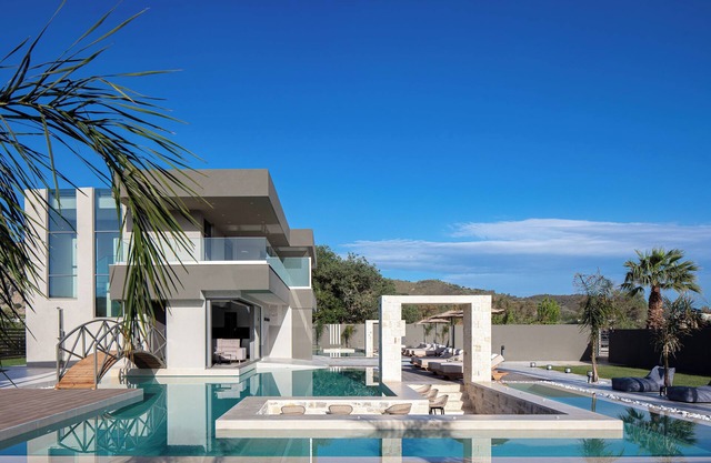 Nature Retreat amidst Mountains & Lake