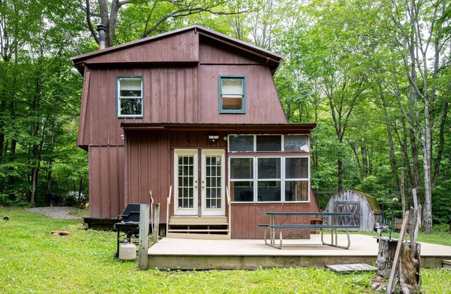 Nature Retreat: Cozy Vacation Rental in Wayland, NY - 10 Acres of Serenity!