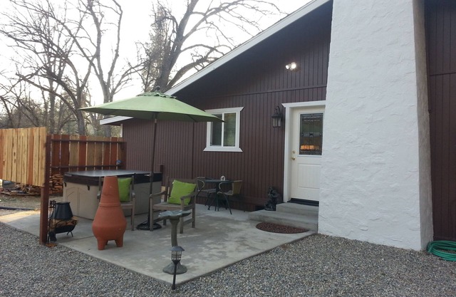 Nature's Riverside In a tranquil setting by the River *Private Hot Tub
