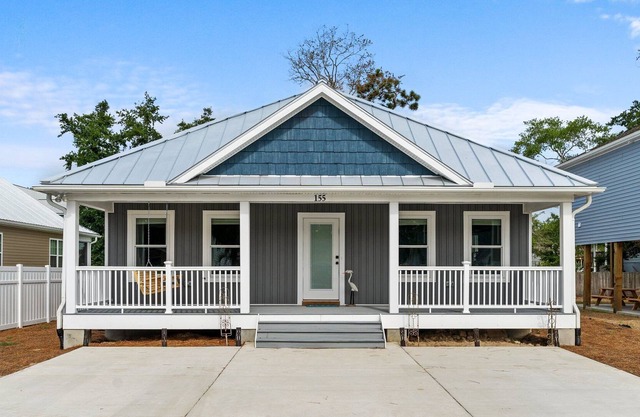 Nauti by Nature brand new construction cozy cottage with 3 bedroom!