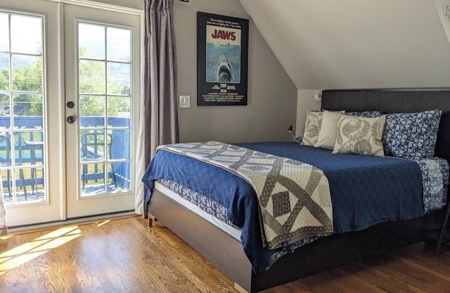 Nautical Nook at Captain's Cove, Located in the heart of Old Colorado City