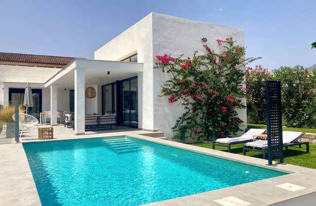 nDesigner Villa - Private pool - Families/Beach + Marina + Golf 5 min drive