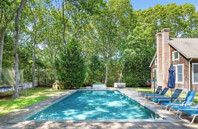 Near Beach Lane Ocean, Modern and Bright Family Friendly Home with Pool