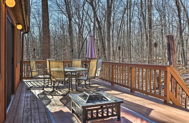Near Bushkill Falls: Poconos Family Getaway!