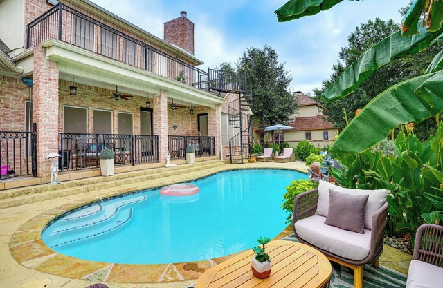 Near Cedar Hill State Park: Apt w/Pool Access!
