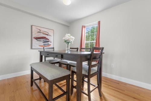 Near YALE - Beautiful Waterfront Townhouse in New Haven