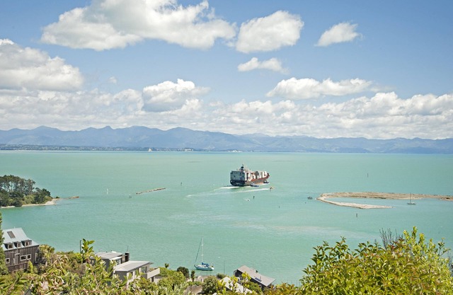 Nelson Waterfront Home with Spectacular views & Spa pool