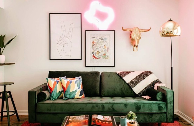 Neon Cool with Pool, Clarksville by Downtown * FREE PARKING
