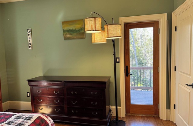 Nerds Paradise in the village of Town Hill in Bar Harbor feat. 2 bed and 2 bath