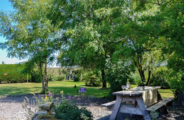 Nestled on a former drover’s road this delightful cottage for 4 has glorious countryside views.
