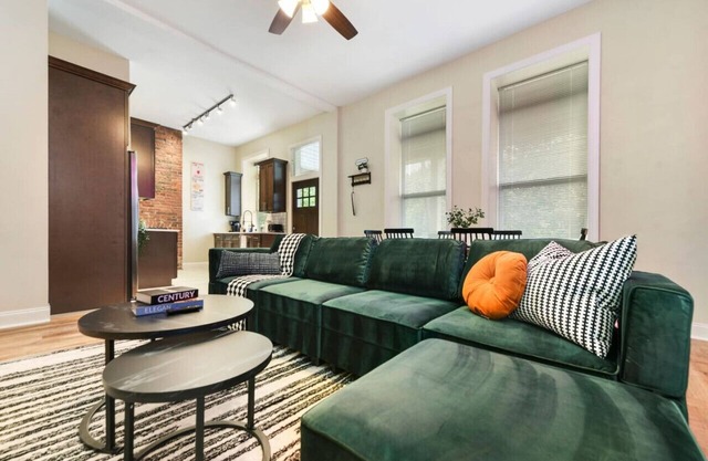 Netflix+BBQ+FreeParking Near Shops in East Liberty