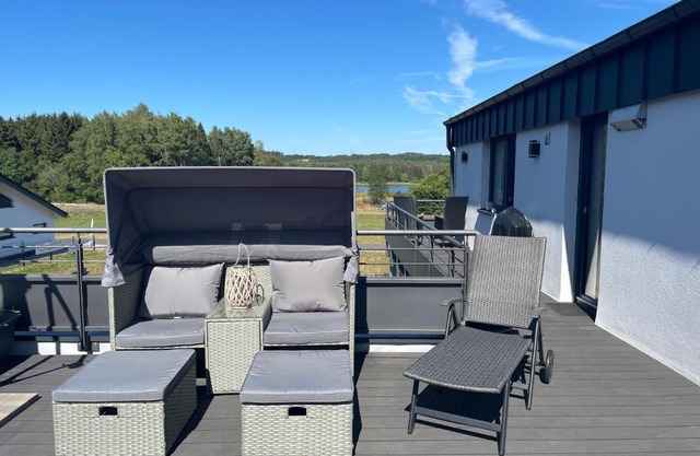 #NEU l Seeblick l NETFLIX l BOXSPRING l NESPRESSO l e-TÜR l Terrasse l 82m2