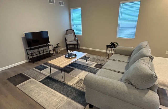 Neutral 3-bedroom housen