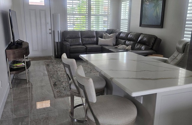 New 2-bed.2bath house in tranquil Fort Pierce. Walk to Beach and restaurants