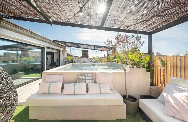 NEW! 2-Story Design Loft w/POOL | Tru by Palmera