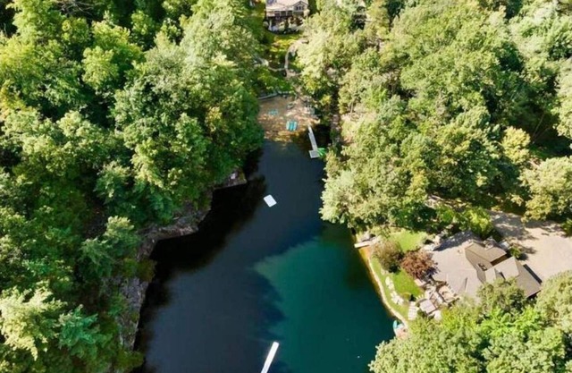 NEW 2 Villas Private Quarry Oasis Sleeps 24