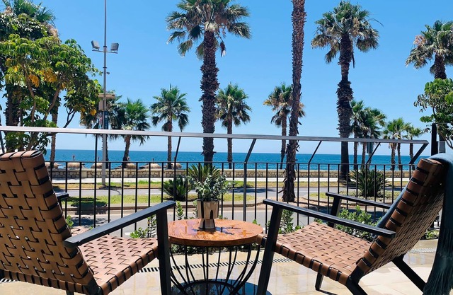 (NEW 2022) LA MALAGUETA BEACH FRONT LUXURY SUITE WITH PARKING AND SEA VIEWS