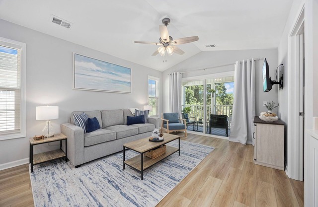 *NEW* 2BR/2BA Modern Coastal Condo w/Scenic Views
