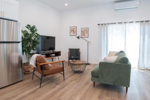 New 2BR Family Home Nr Universal