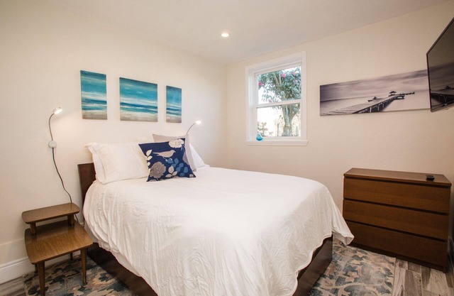 NEW! 30+ DAYS: Modern 2BR/2BA Close to Everything