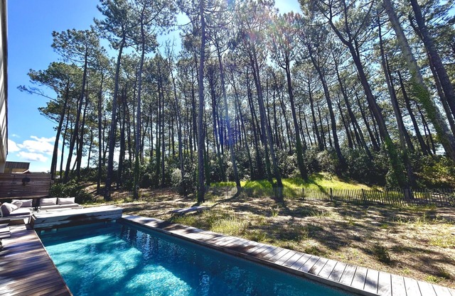 New ad/New contemporary villa with 12x 3 pool Foret view